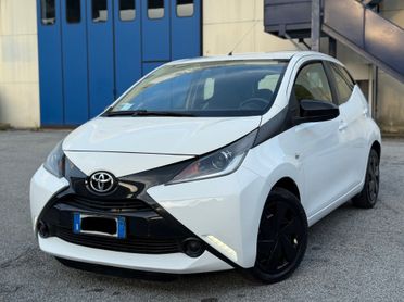 Toyota Aygo 1.0 VVT-i 69 CV 5 porte Neo patentati