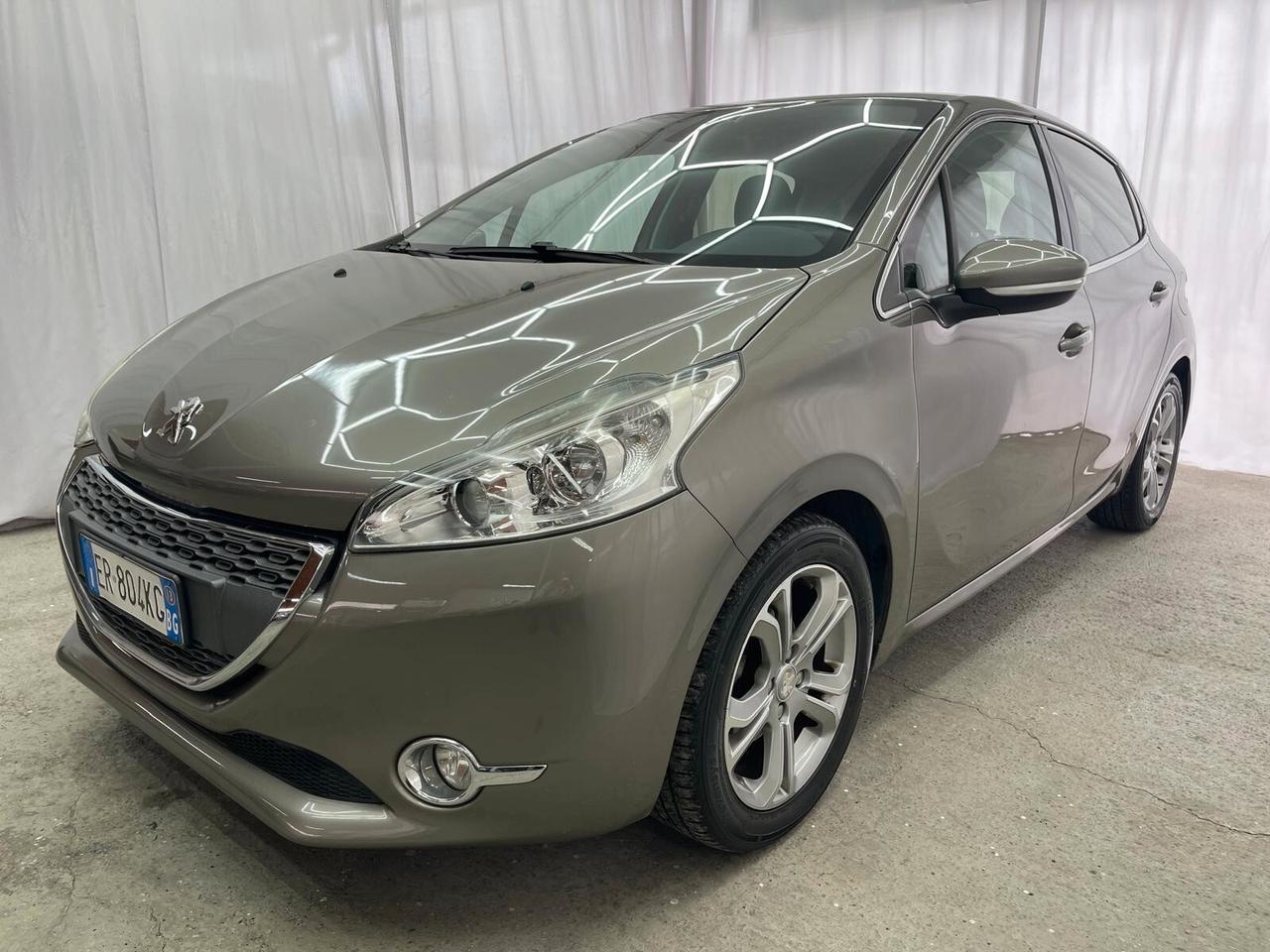 Peugeot 208 ALLURE 1.2 BENZINA 5 PORTE FINANZIABILE SENZA BUSTA