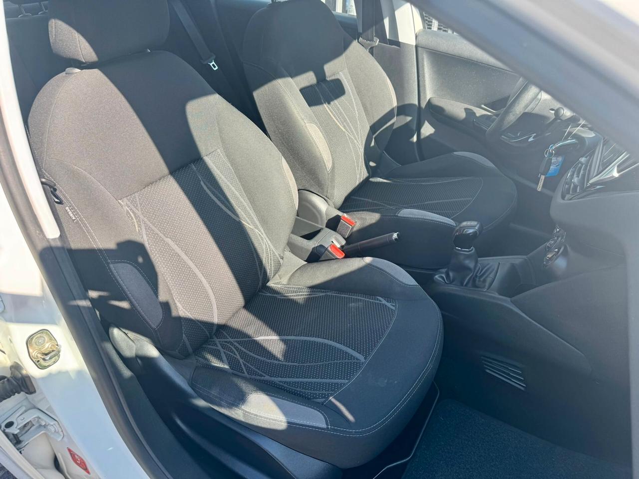 Peugeot 208 1.2 VTi 82 CV 5 porte Allure