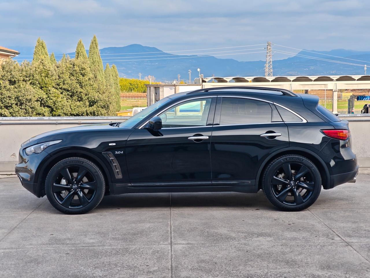 Infiniti QX70 3.0 diesel V6 AT S