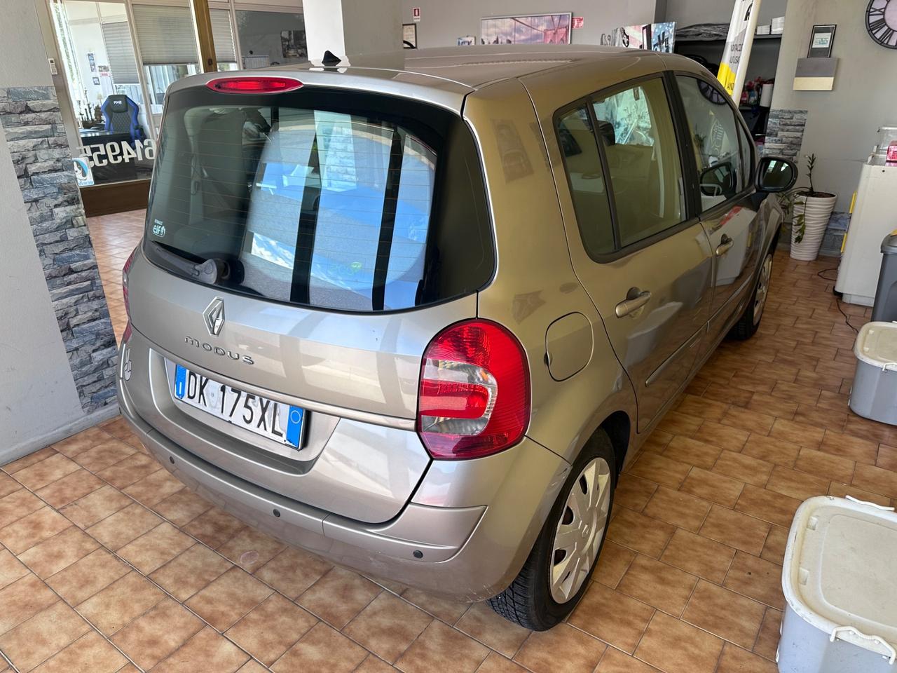 Renault Modus 1.2benz. 85.000km