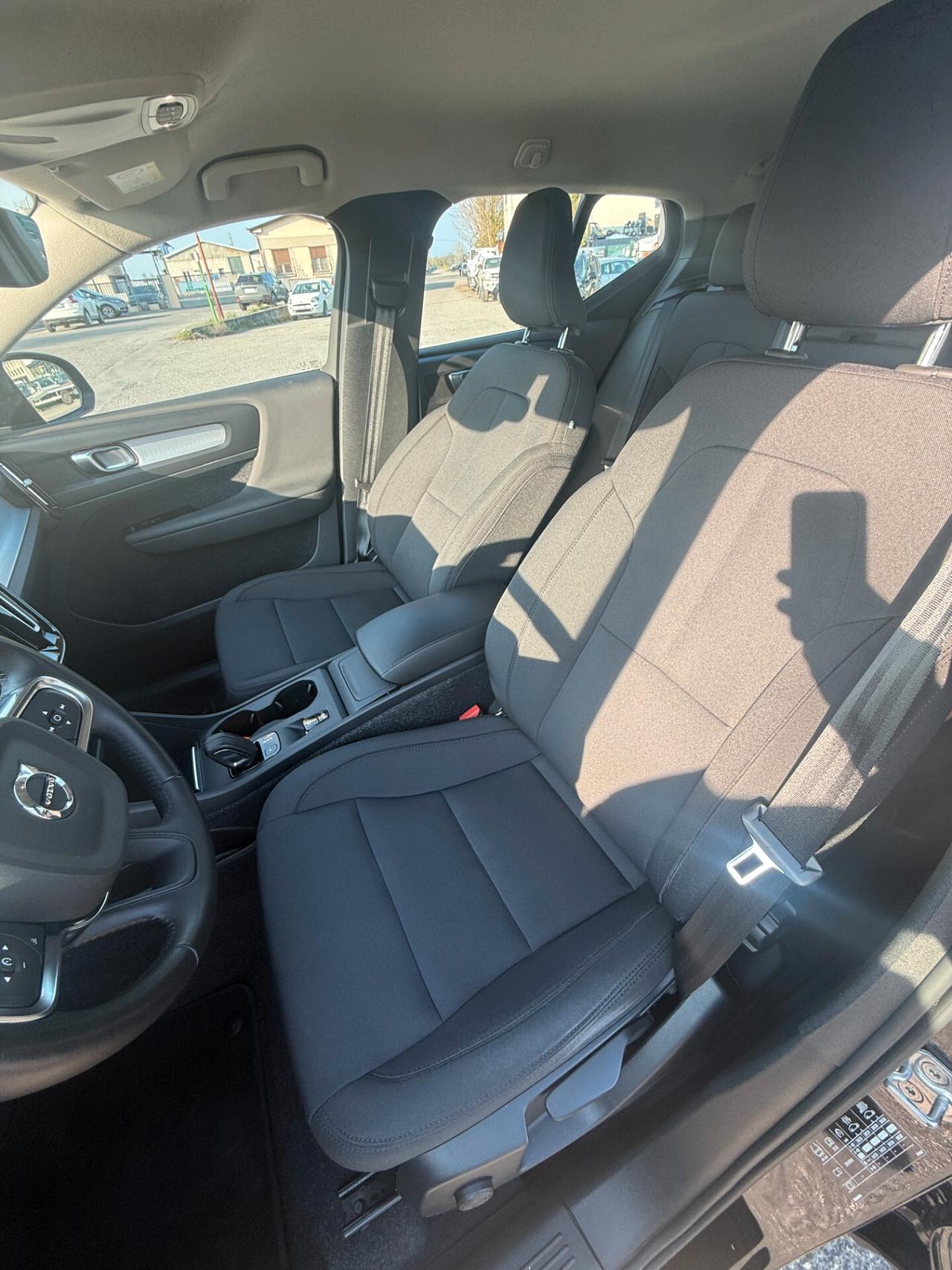 Volvo XC40 T2 Momentum Pro N1 UNICOPROPRIETARIO