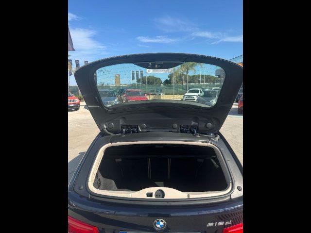 BMW 318 Serie 3 (F30/31) - d Touring Luxury