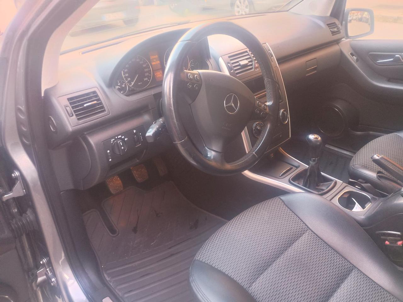 Mercedes-benz A 160 CDI BlueEFFICIENCY Executive