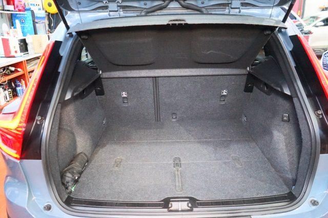 VOLVO XC40 B3 automatico Business MHEV Certificata