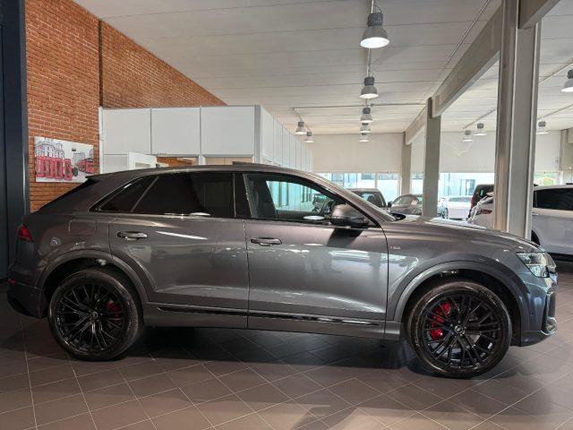 AUDI Q8 50 TDI 286 CV quattro S line edition Black Pack