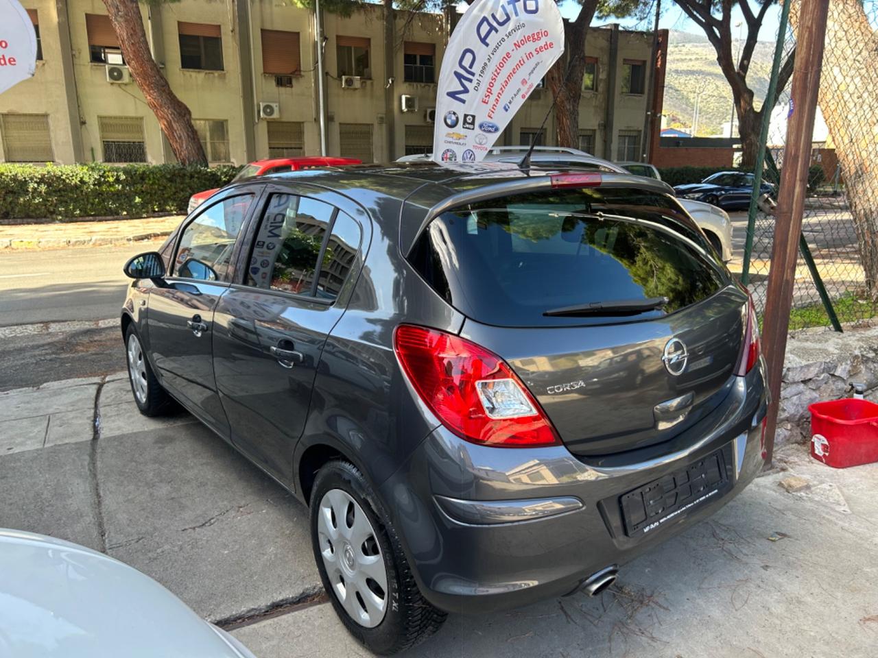 Opel Corsa 1.4 16V 5 porte Elective