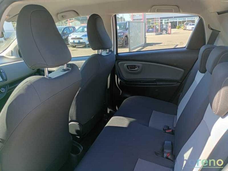 Toyota Yaris 1.5 hybrid Business