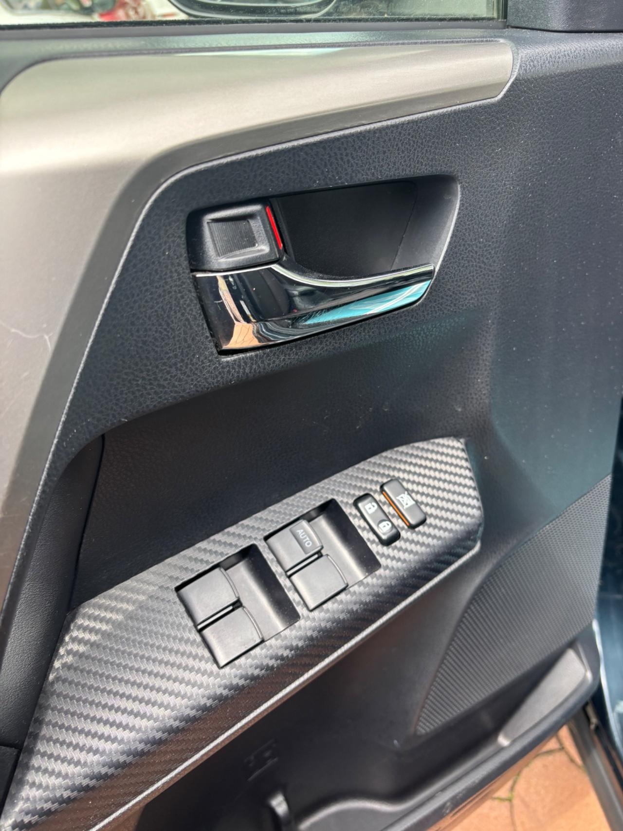 Toyota RAV 4 RAV4 2.0 D-4D 2WD Active 2015