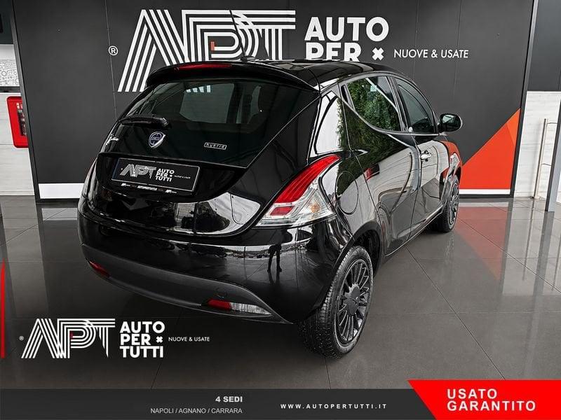 Lancia Ypsilon Ypsilon 1.0 firefly hybrid Silver s&s 70cv