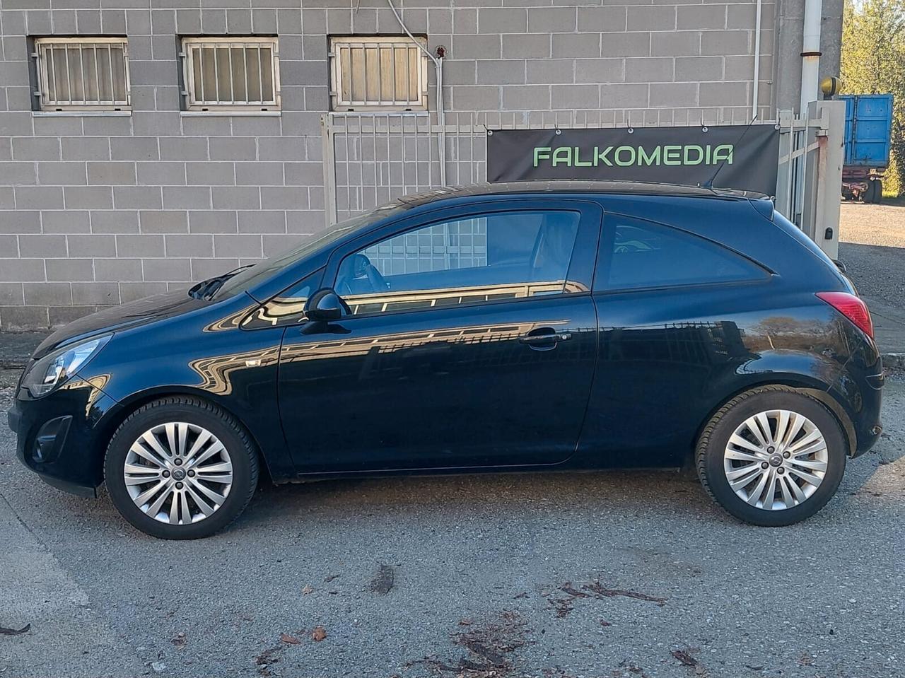 Opel Corsa 1.2 benzina UNICO PROPRIETARIO (Neopatentati)