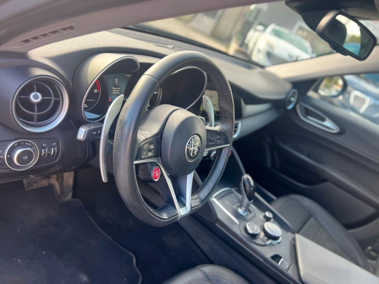 Alfa Romeo Giulia 2.2JTDM 180CV ALLESTIMENTO VELOCE FULL