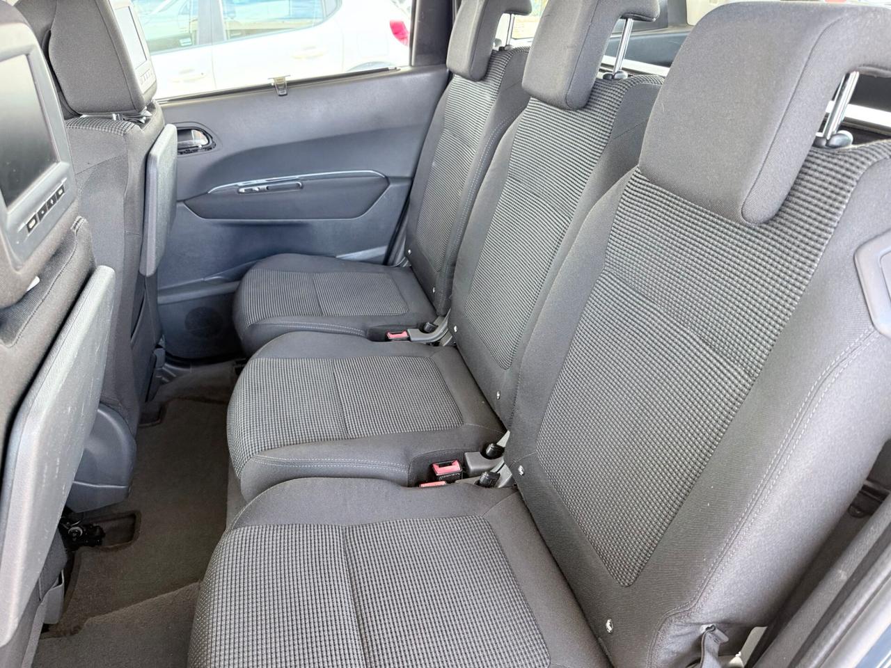 Peugeot 5008 1.6 HDi 112CV cambio robotizzato Tecno