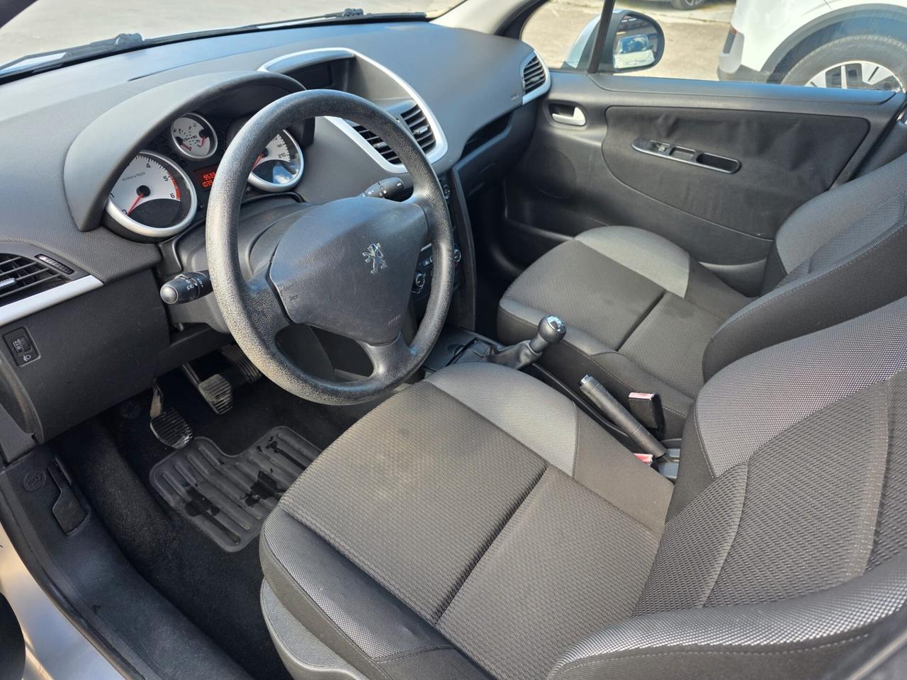 Peugeot 207 1.4 HDi 70CV 5p. X Line