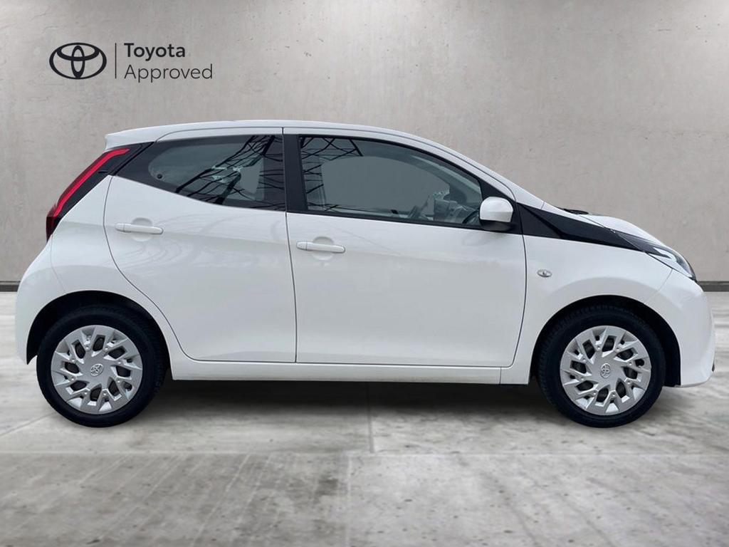 Toyota Aygo 5p 1.0 x-business 72cv