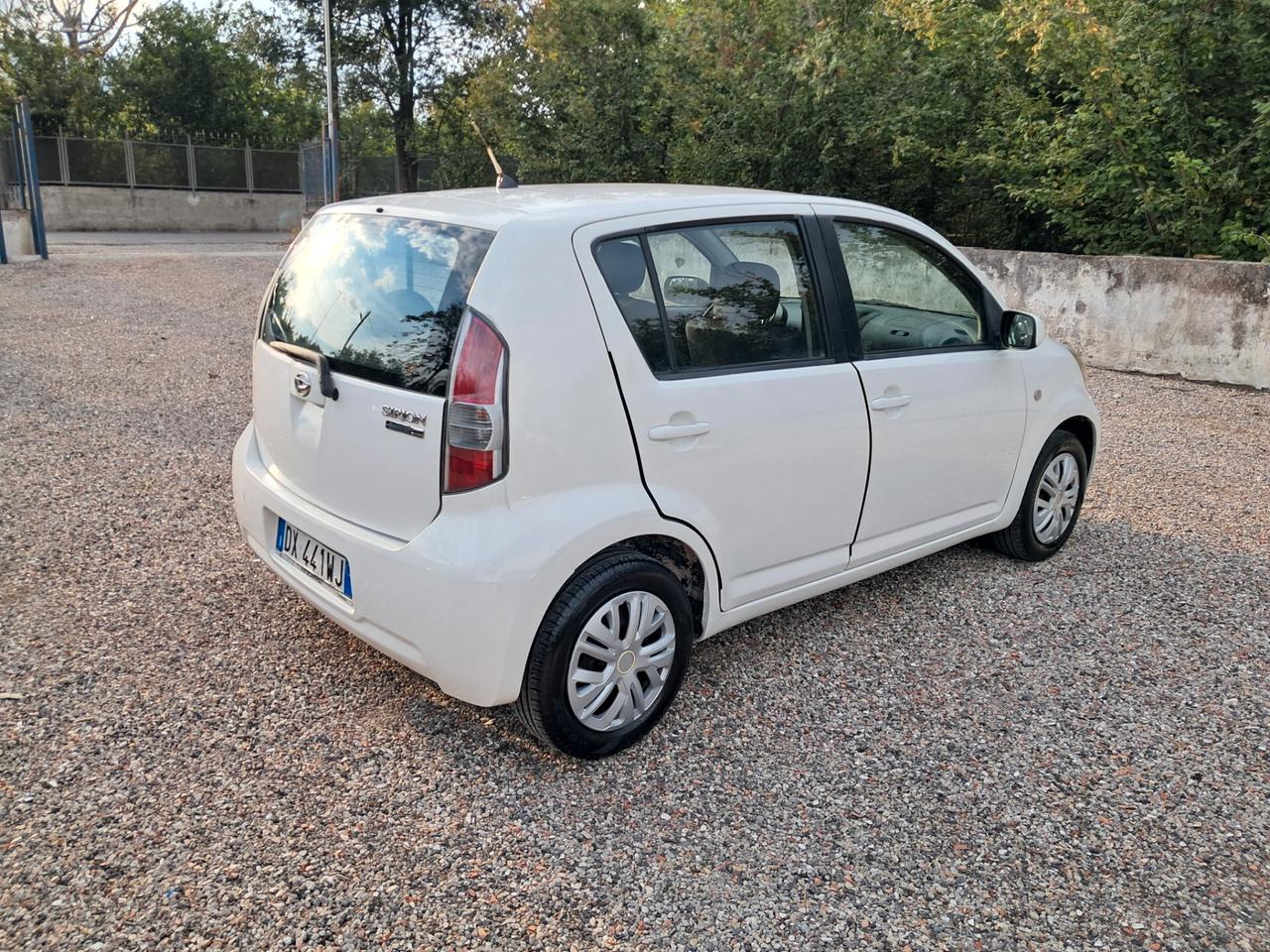 Daihatsu Sirion 1.0 Clima Idroguida
