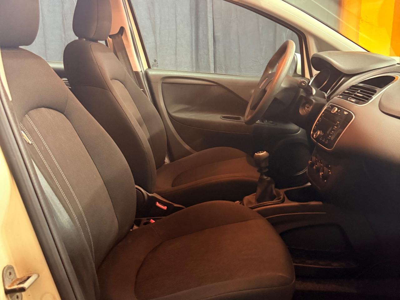INCREDIBILE FIAT PUNTO CON SOLI 13.937 KM