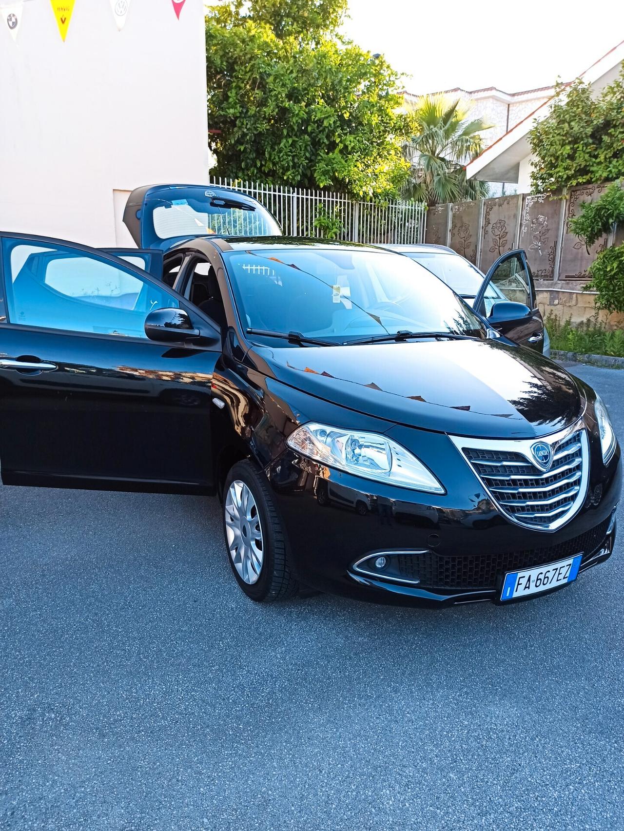 Lancia Ypsilon 1.2 69 CV 5 porte Gold Impeccabile!!!!!