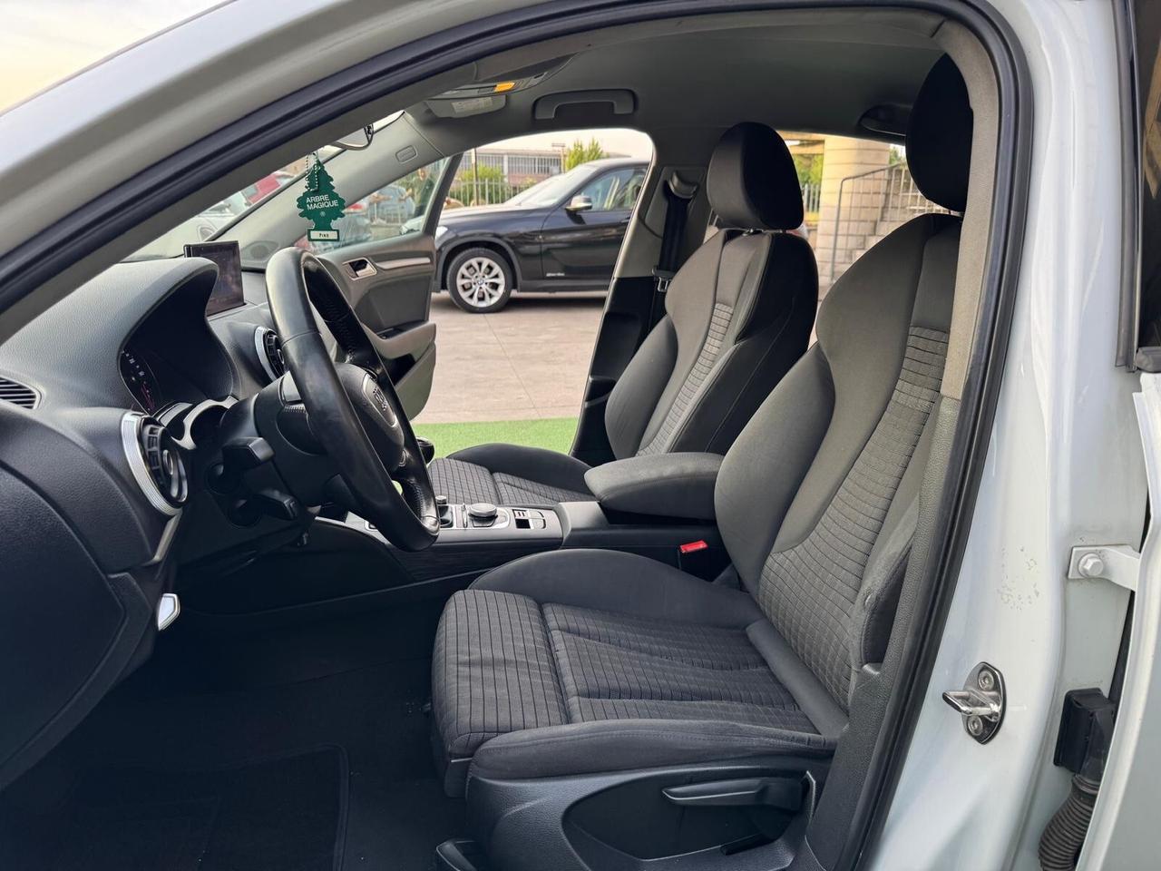 Audi A3 Sedan 1.6 TDI clean diesel S tronic S-LINE