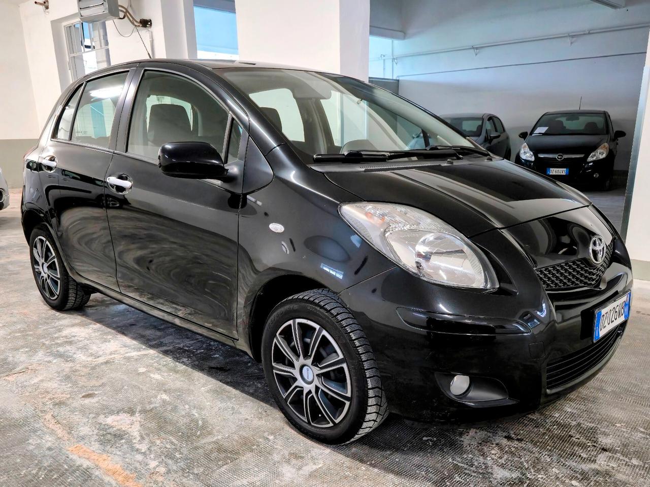 Toyota Yaris 1.0 5 porte Sol