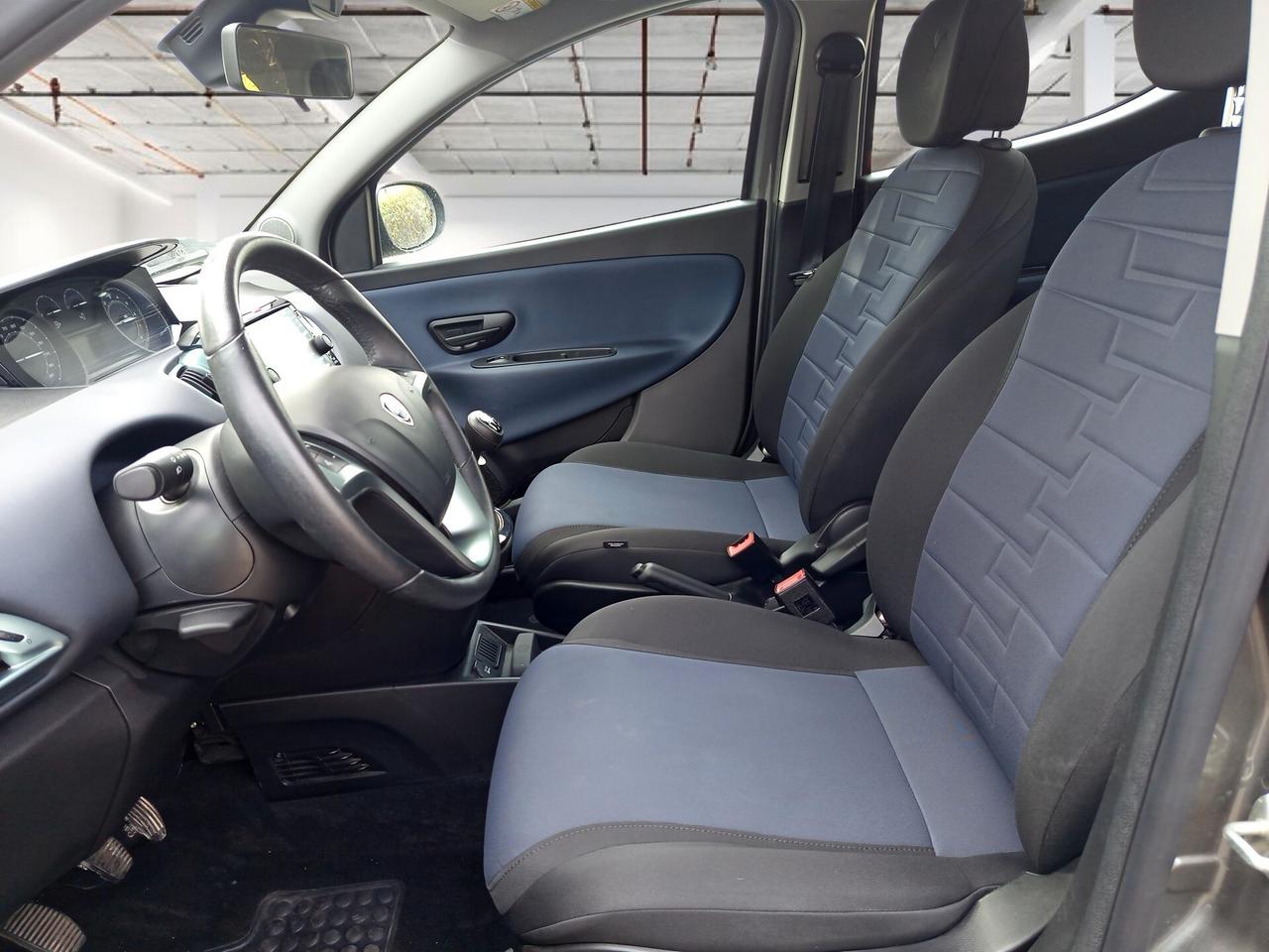 Lancia Ypsilon 1.0 FireFly 5 porte S&S Hybrid Gold Plus