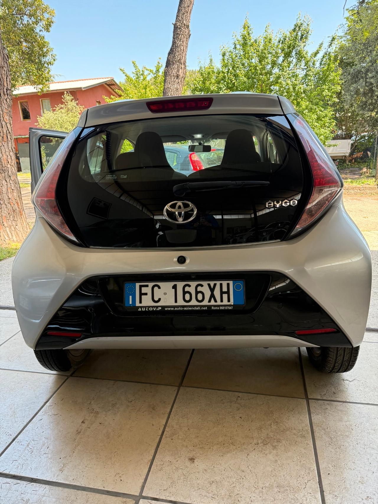 Toyota Aygo 1.0 VVT-i 69 CV 5 porte x-play