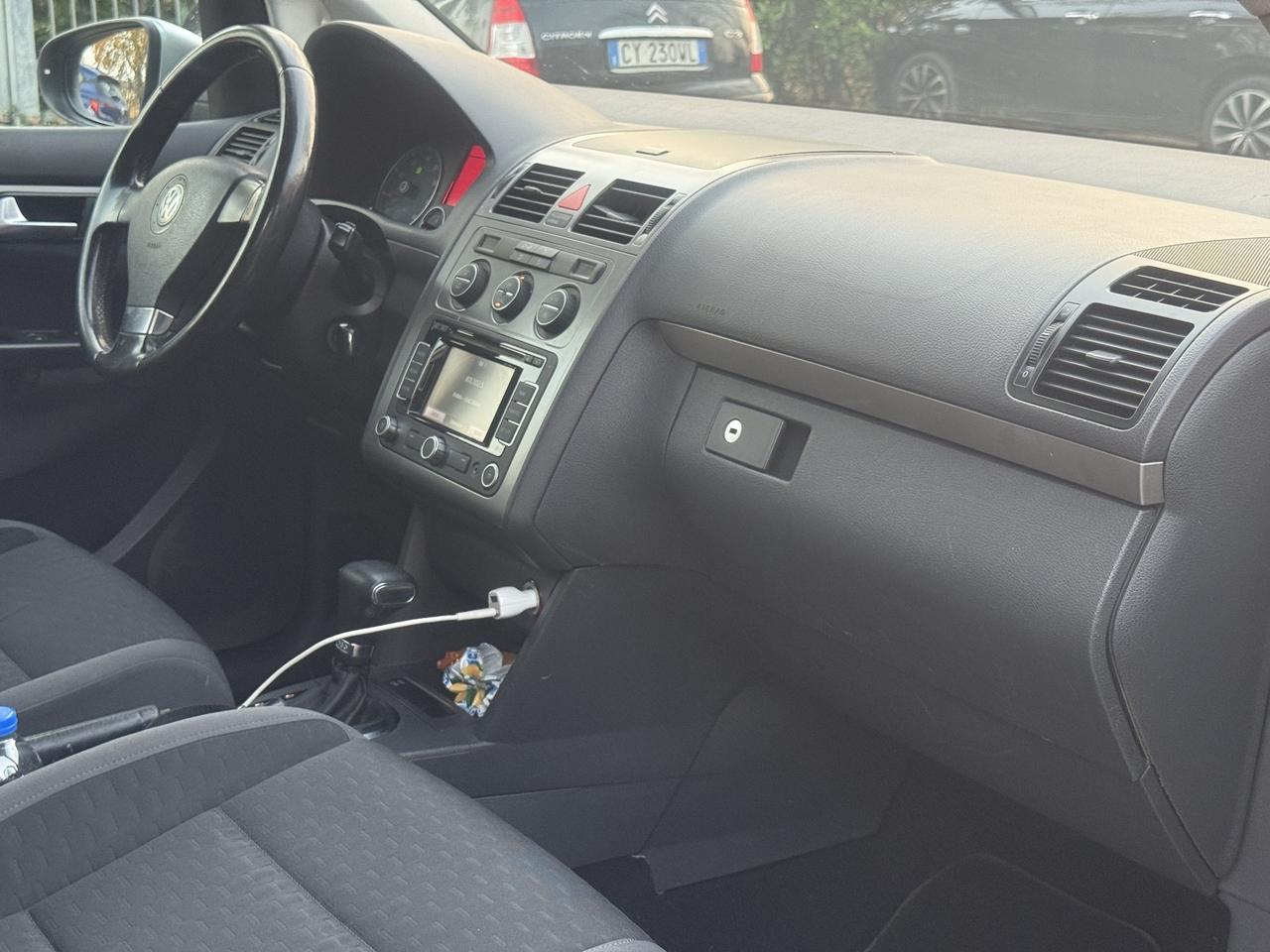 Volkswagen Touran 1.4 16V TSI 150CV DSG Trendline Ecofuel