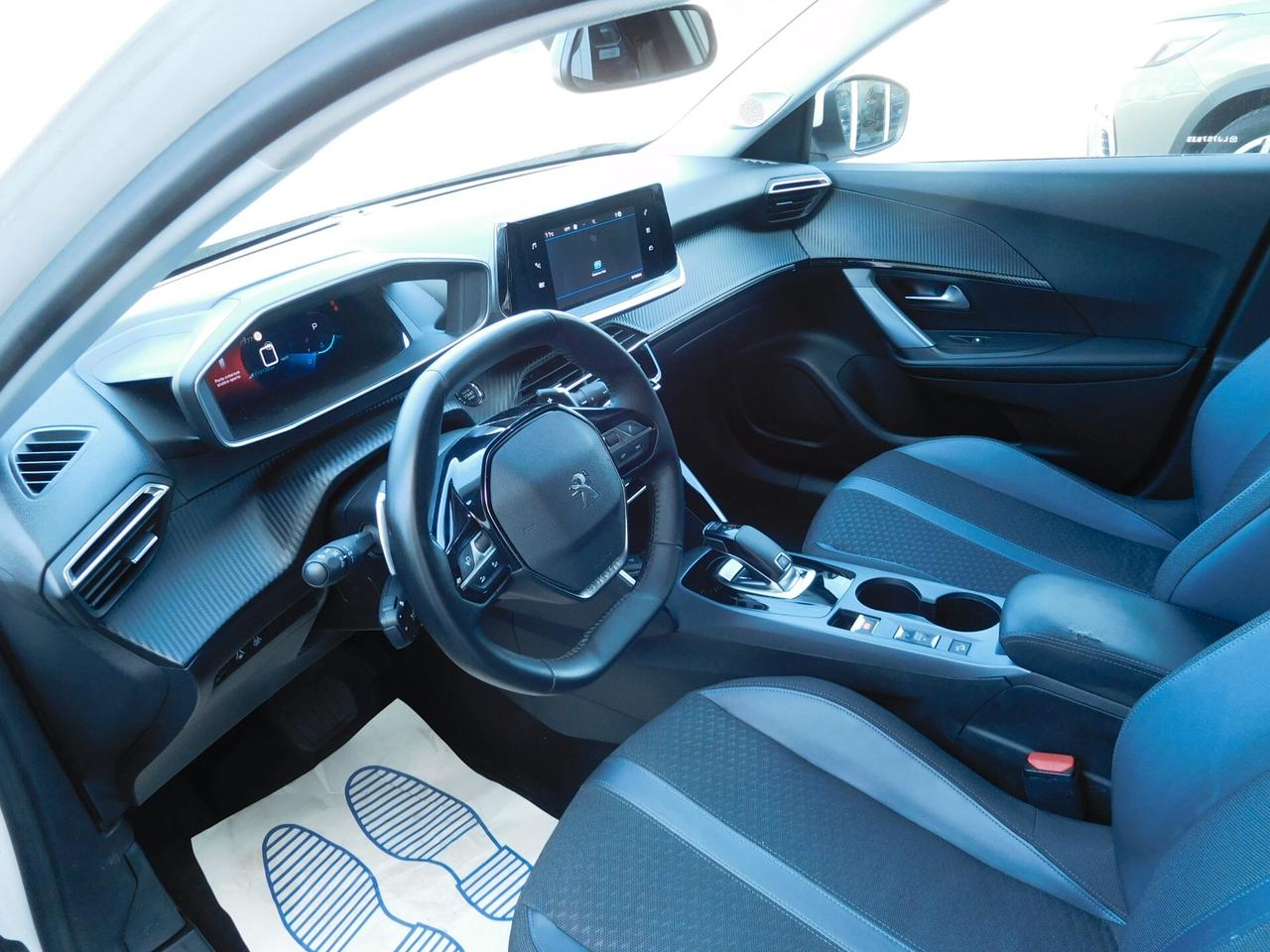 Peugeot 2008 BlueHDi 130 S&S EAT8 Allure