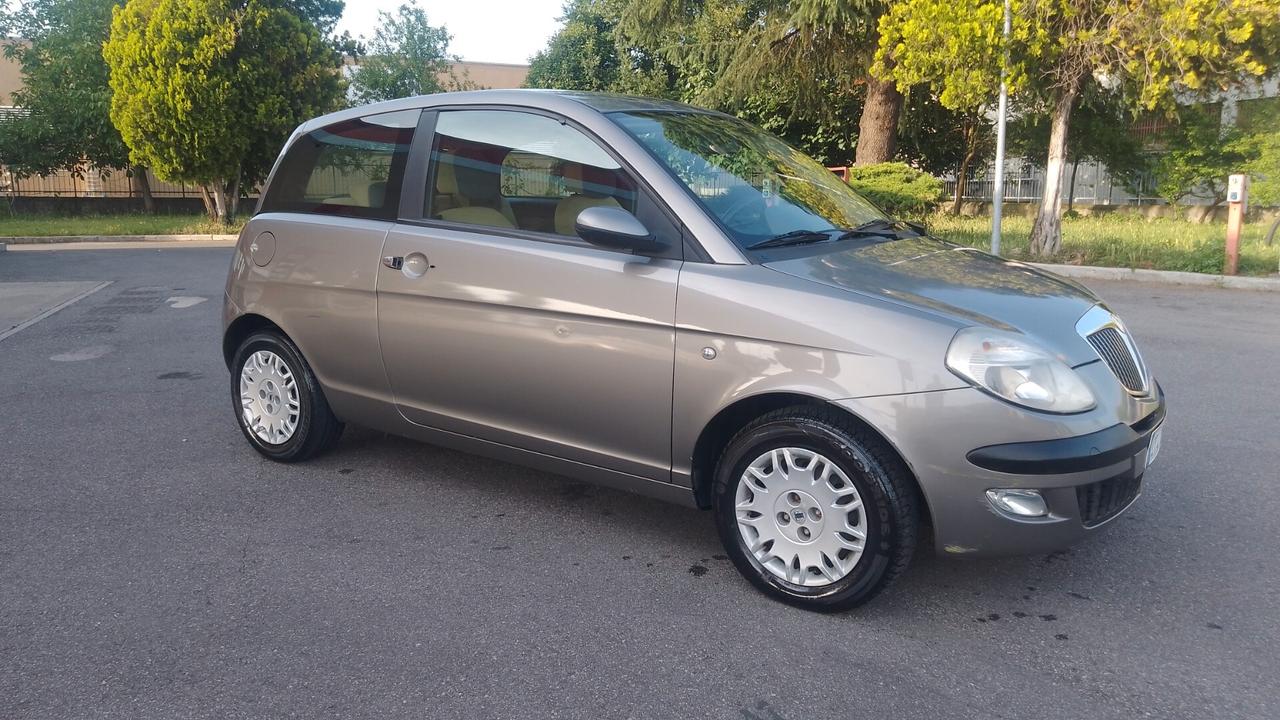Lancia Ypsilon 1.3 Multijet navigatore neopatentati 05