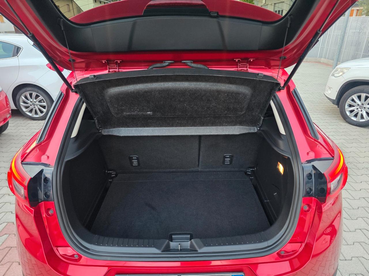 Mazda CX-3 1.5D 4x4 autom.Edition gancio di traino