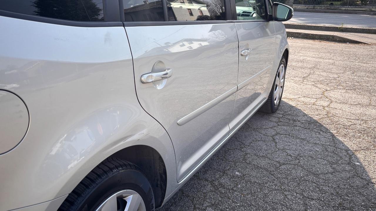 Volkswagen Touran 1.6 TDI Comfortline