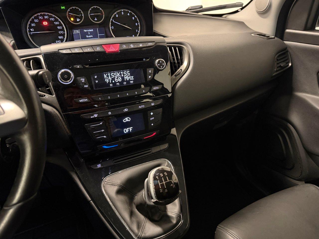 Lancia Ypsilon 5 Porte Ypsilon 1.2 8v Platinum s&s 69cv