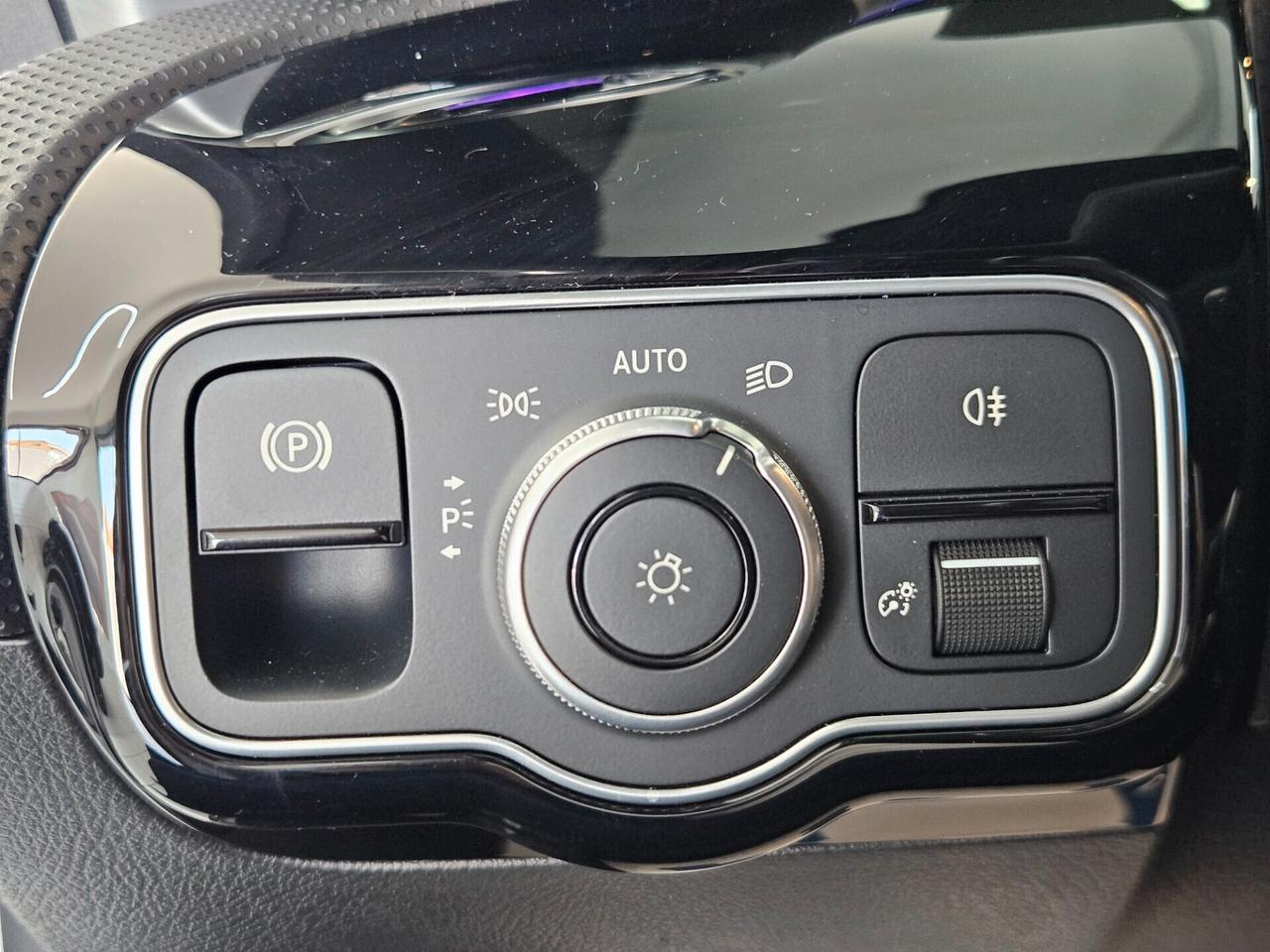 Mercedes-Benz A 180 d Premium auto