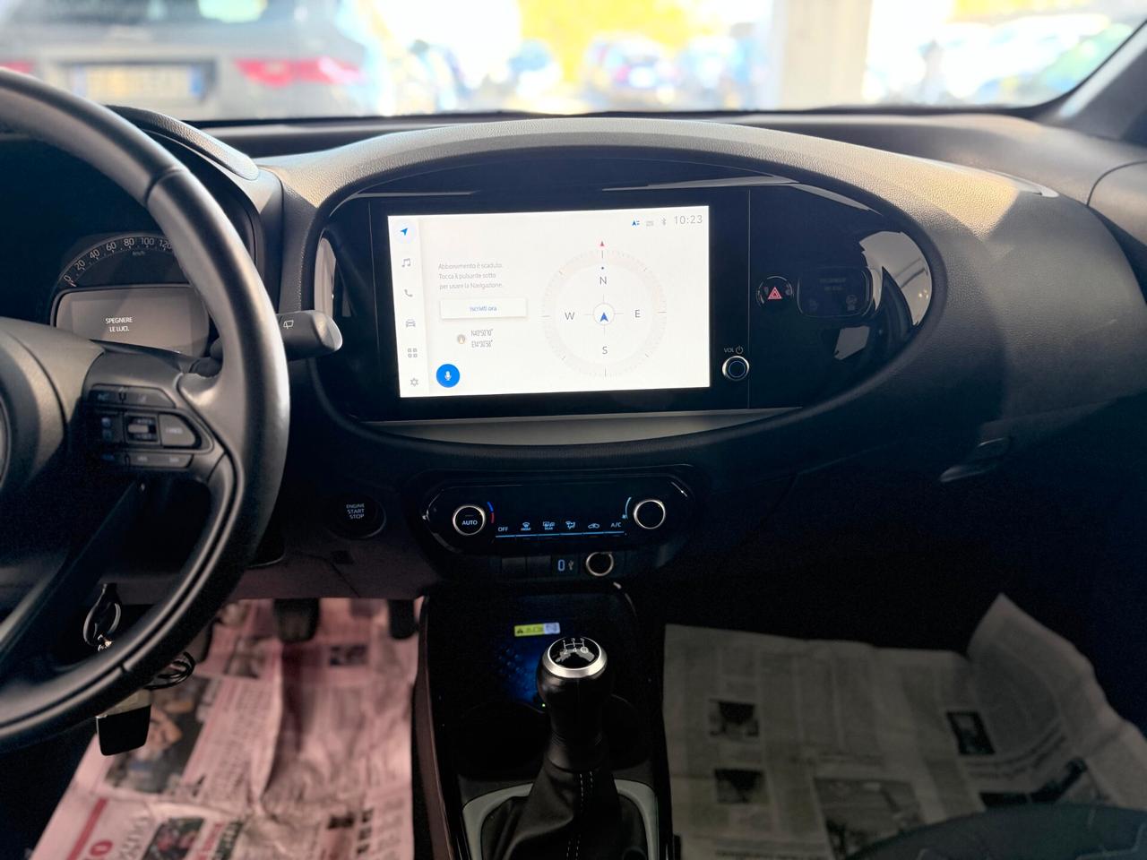 TOYOTA AYGO X LOUNGE NEOPATENTATI