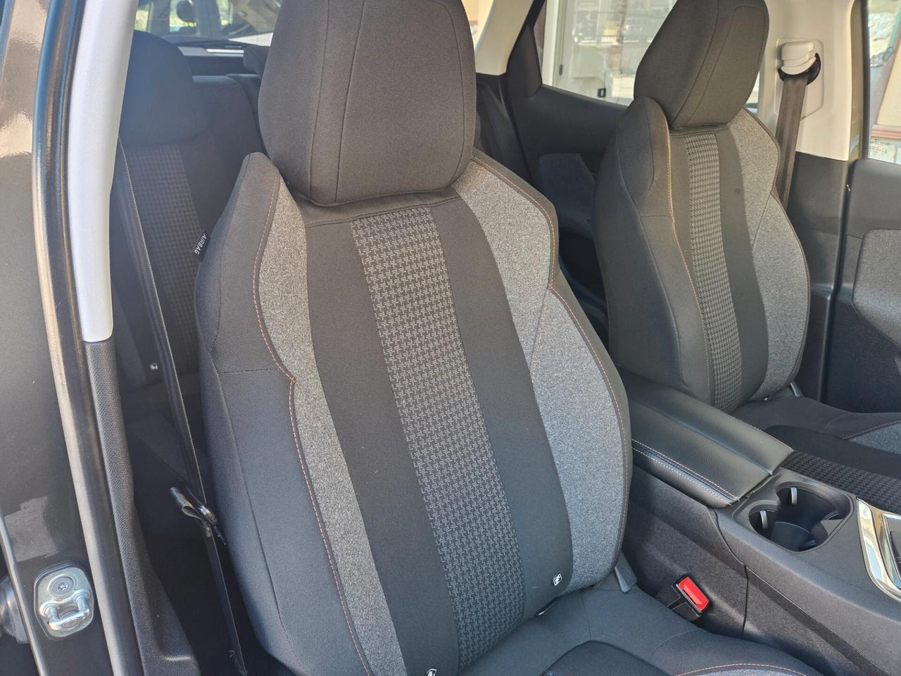 PEUGEOT 3008 1.6 DIESEL 120 CV SOLI KM 110000 CERTIFICATI