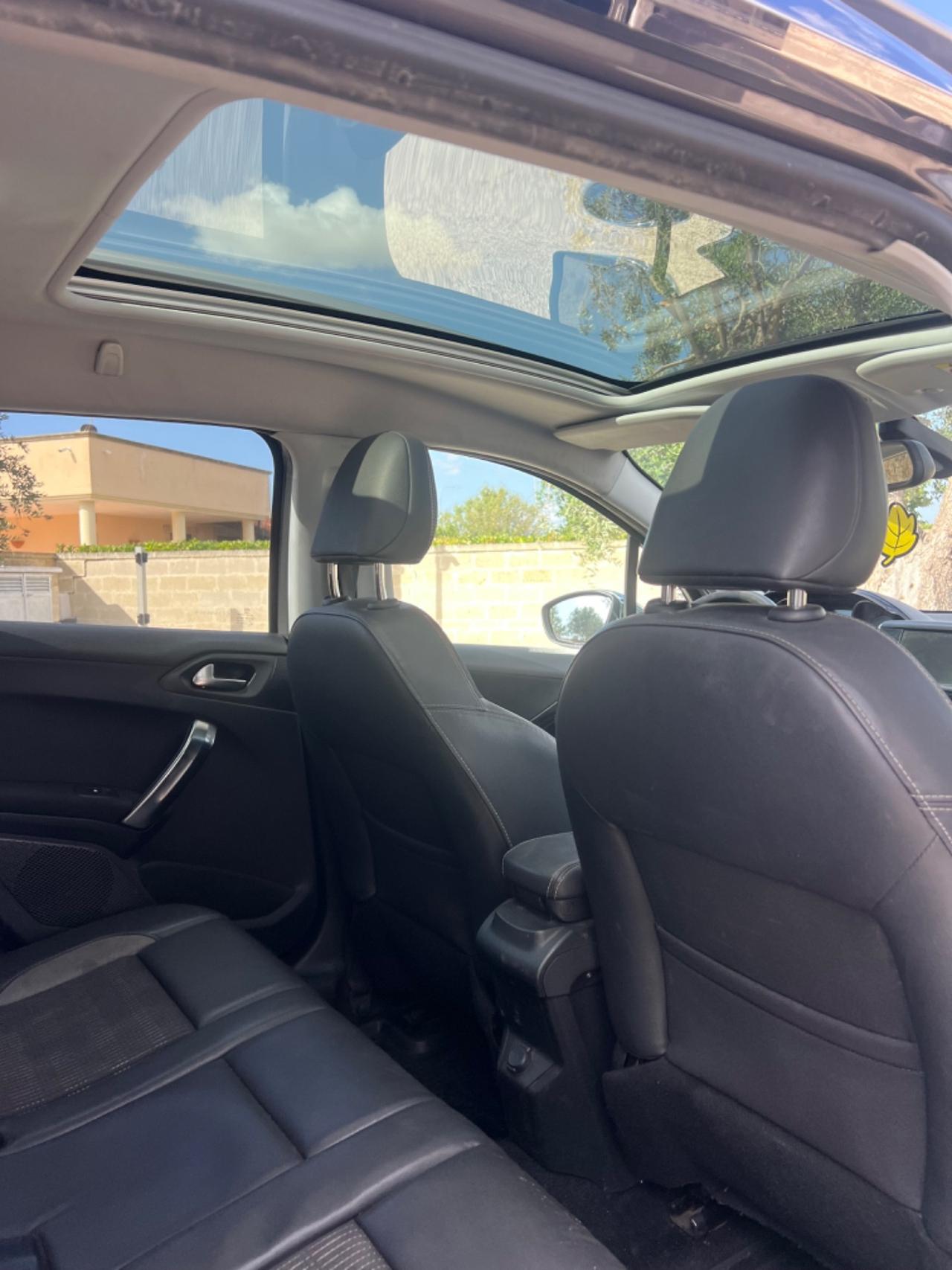 Peugeot 2008 1.6 e-HDi 115 CV Stop&Start Allure con tetto panoramico