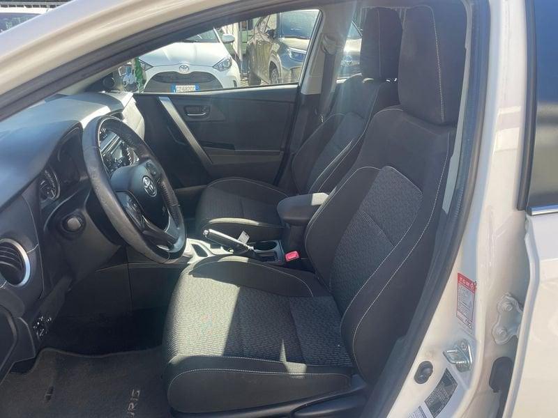 Toyota Auris Hybrid Active +