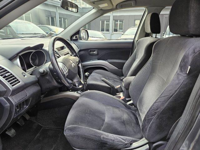 MITSUBISHI Outlander 2.0 DI-D Instyle 7 p.ti DPF