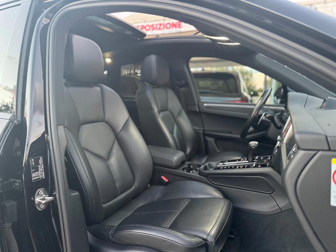 PORSCHE MACAN FULL BLACK ( IVA ESPOSTA )
