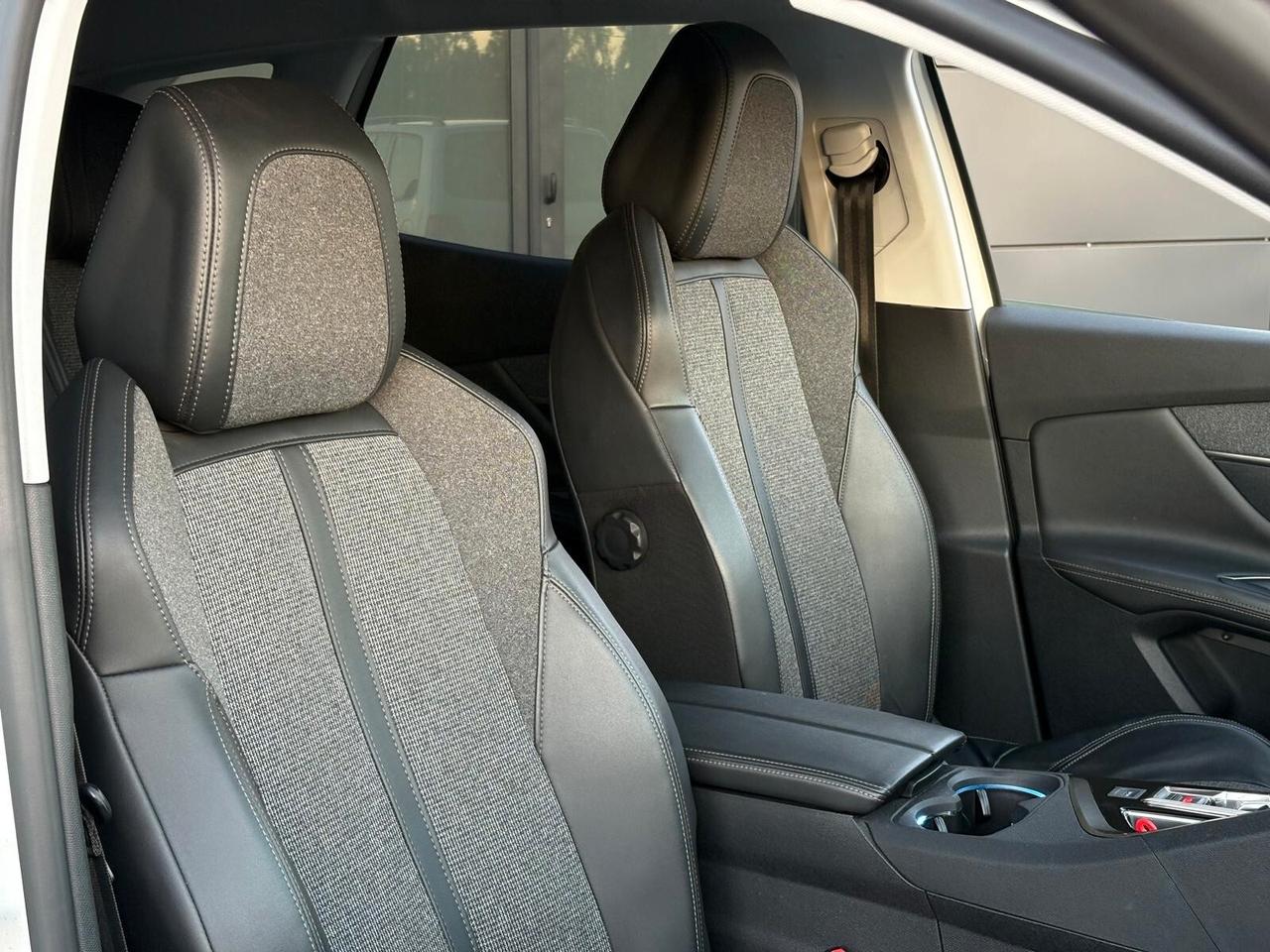 Peugeot 3008 BlueHDi 130 S&S EAT8 Allure