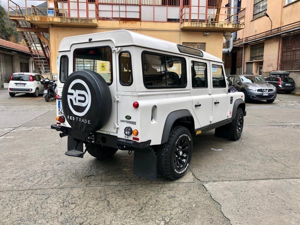 Land Rover Defender 110 2.4 TD4 Station Wagon E
