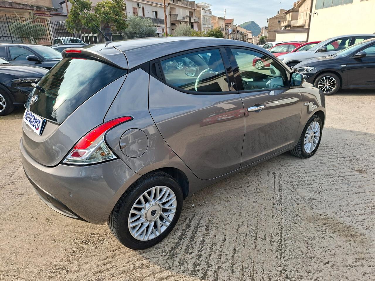 Lancia Ypsilon 1.3 MJT 16V 95 CV 5 porte S&S Gold