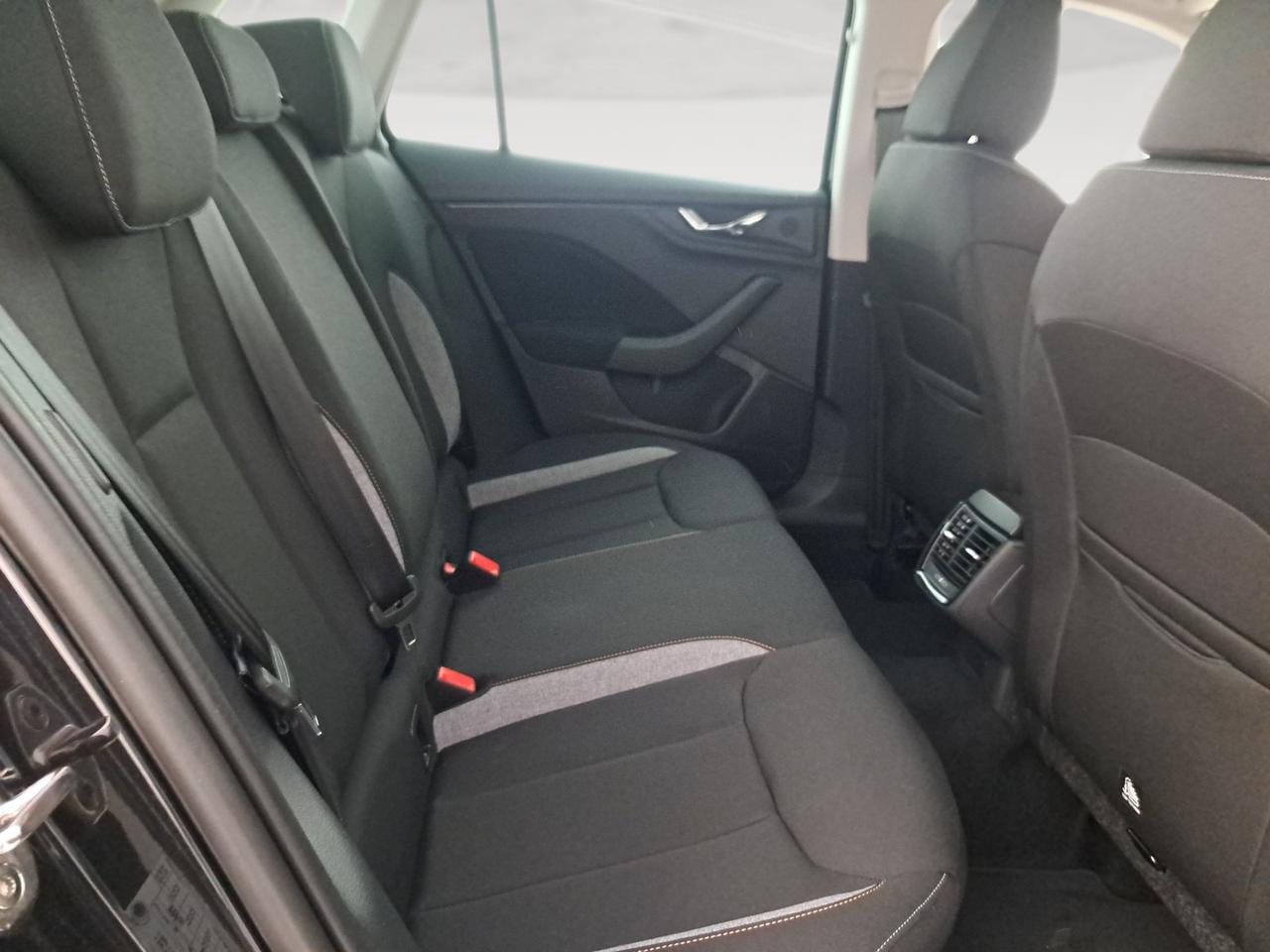 Skoda Kamiq 1.0 tsi black dots 115cv dsg