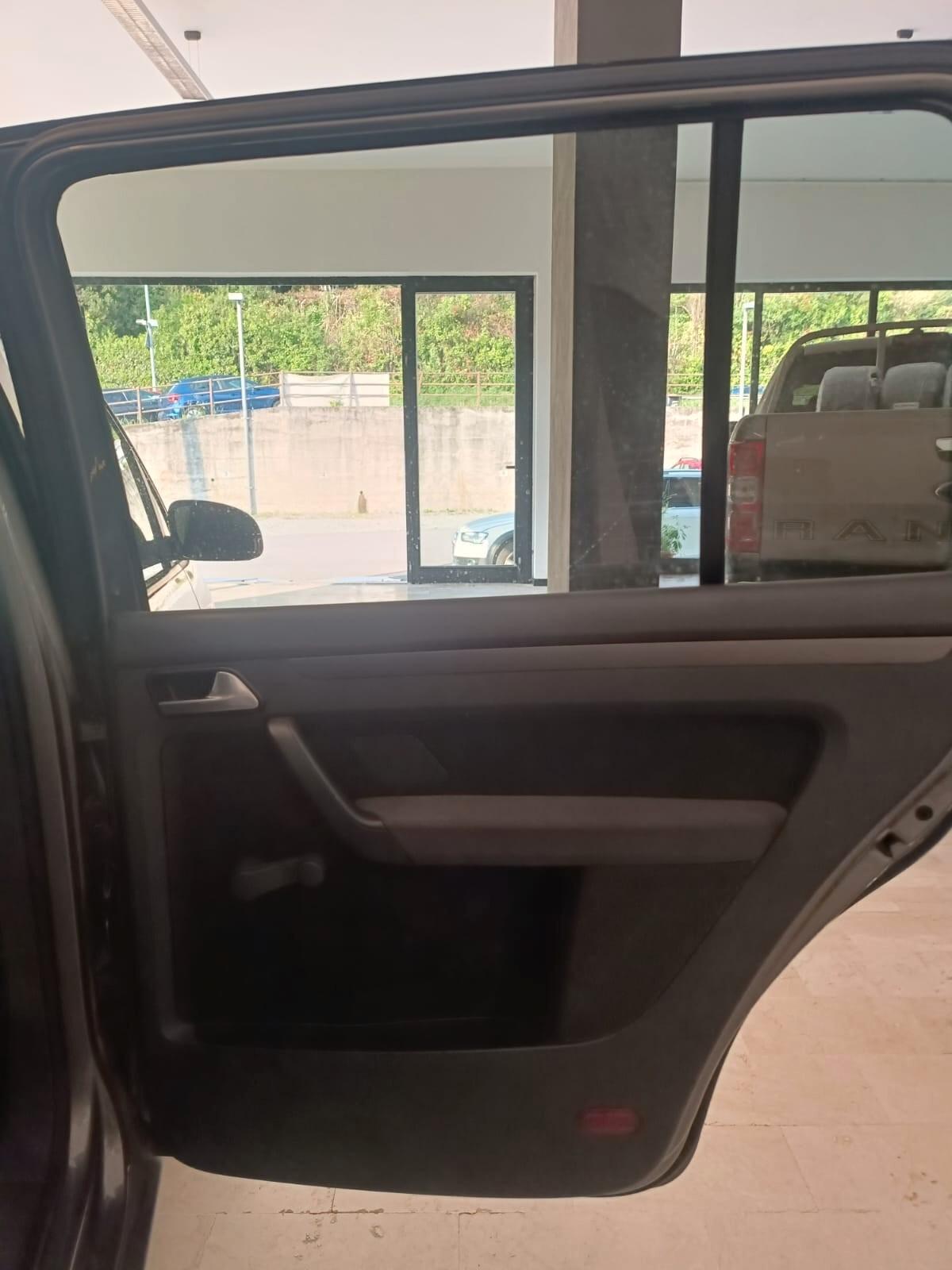 Volkswagen Touran 2.0 Trendline Ecofuel 7 Posti