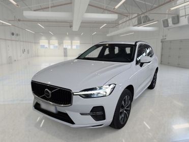 VOLVO XC60 B4 D AWD automatico Momentum Pro
