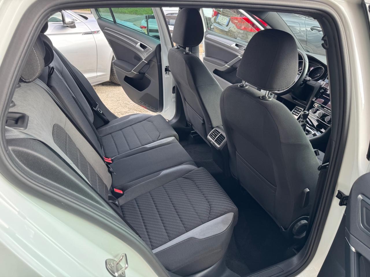 Vw Golf 2.0 TDI - R.LINE - FARI LED - 2019