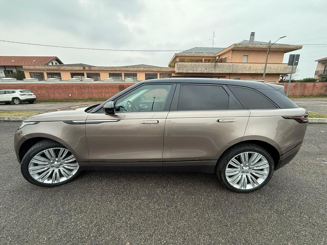 Land Rover Range Rover Velar 2.0D I4 180 CV R-Dynamic