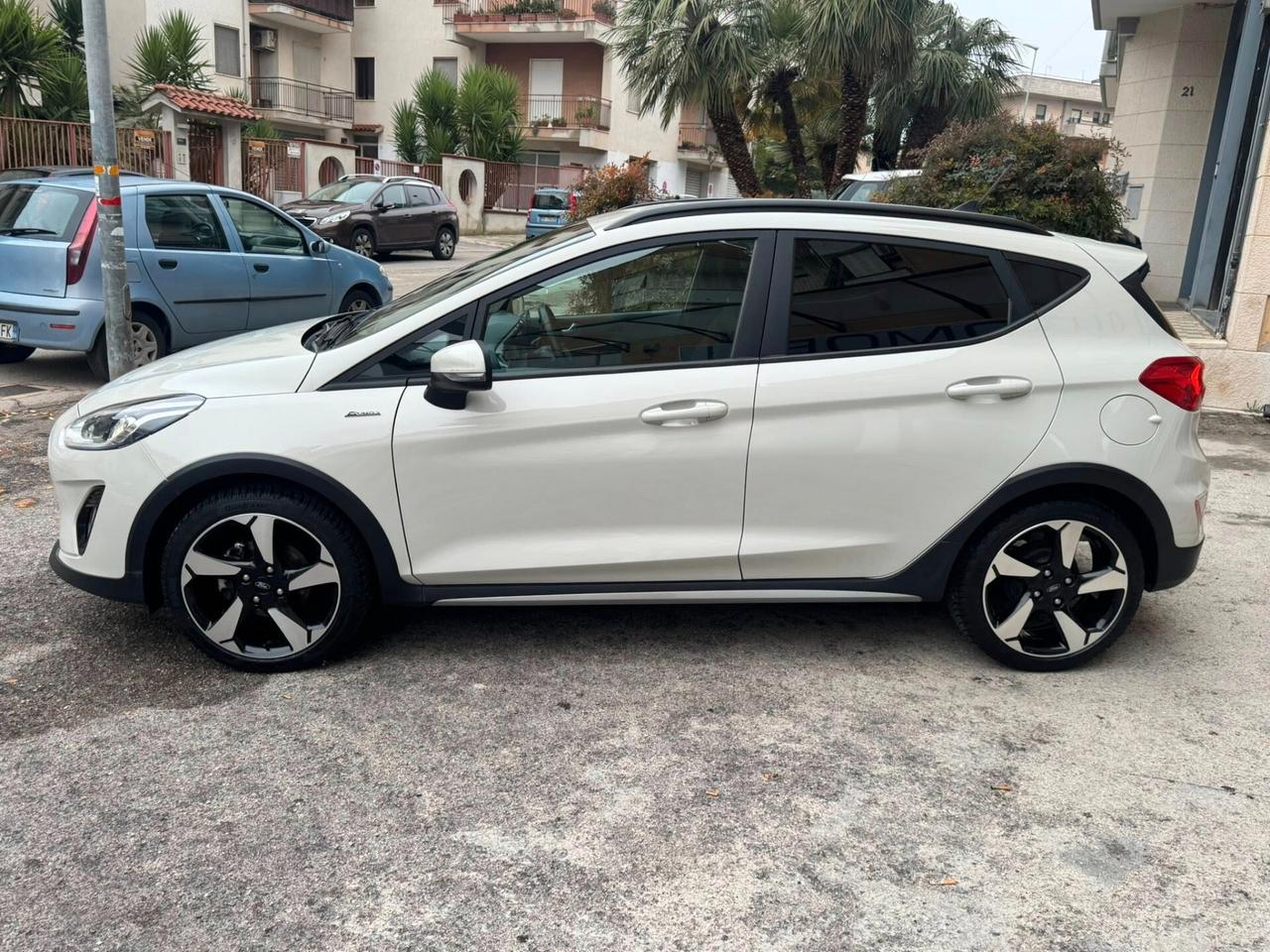FORD FIESTA 1.5 TDCI 85 CV. NAVI+CERCHI+BIXENO