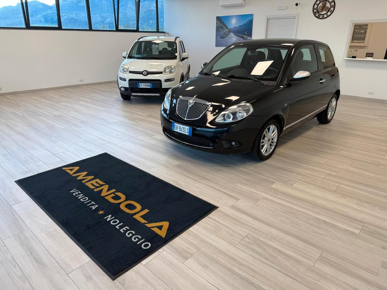 Lancia Ypsilon 1.2 69 CV Unyca