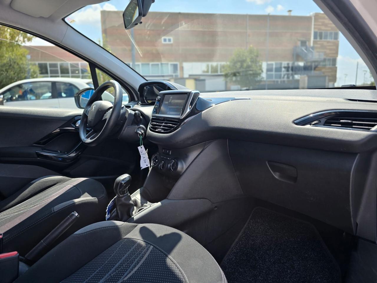 Peugeot 208 1.2 VTi 82 CV 5 porte Allure